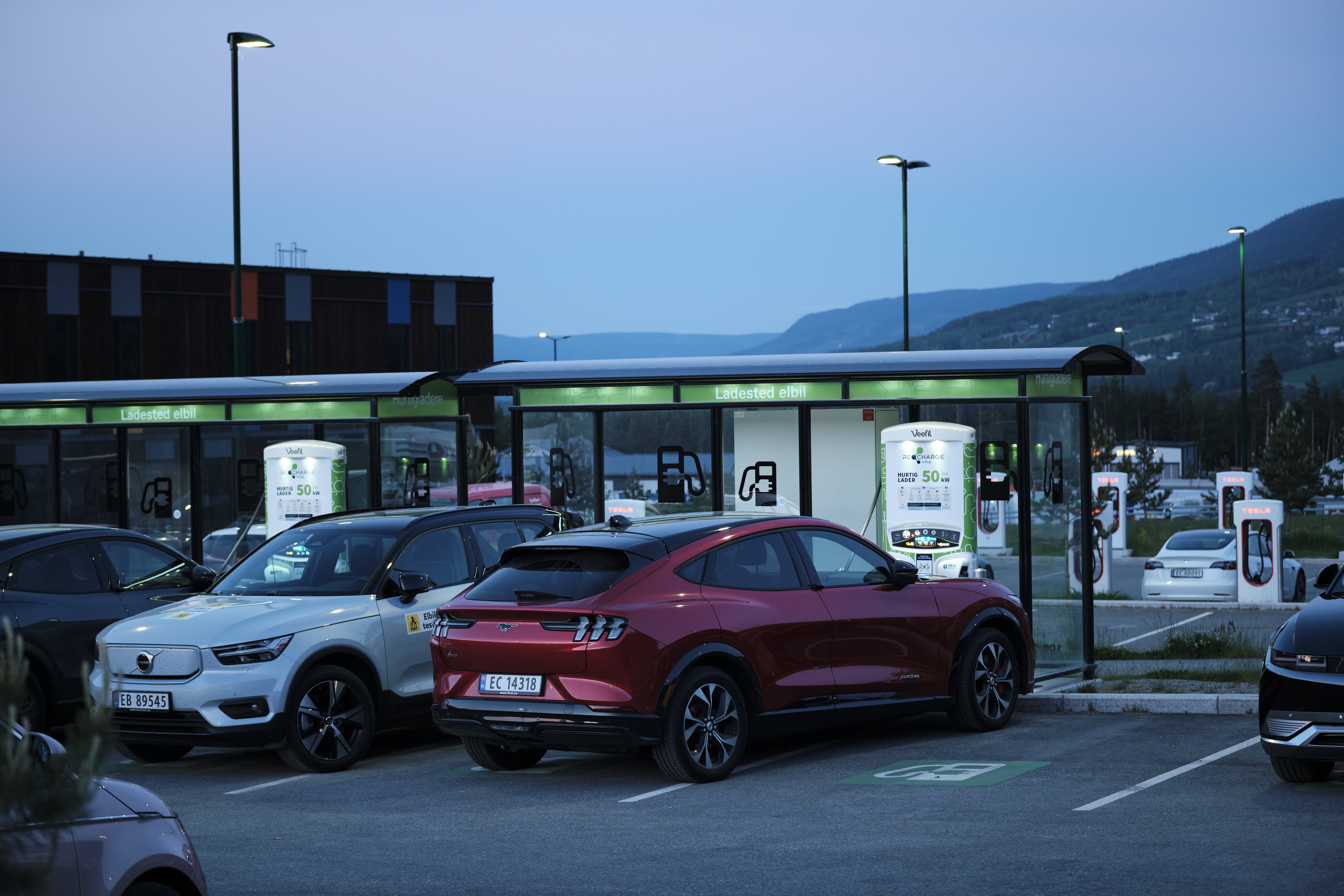 Lading volvo 2024 xc40 recharge